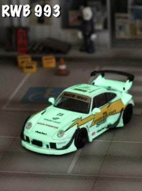 1/64 Street Weapon RWB 993 Yellow Lighting Low Tail ** Brilla en la Oscuridad **