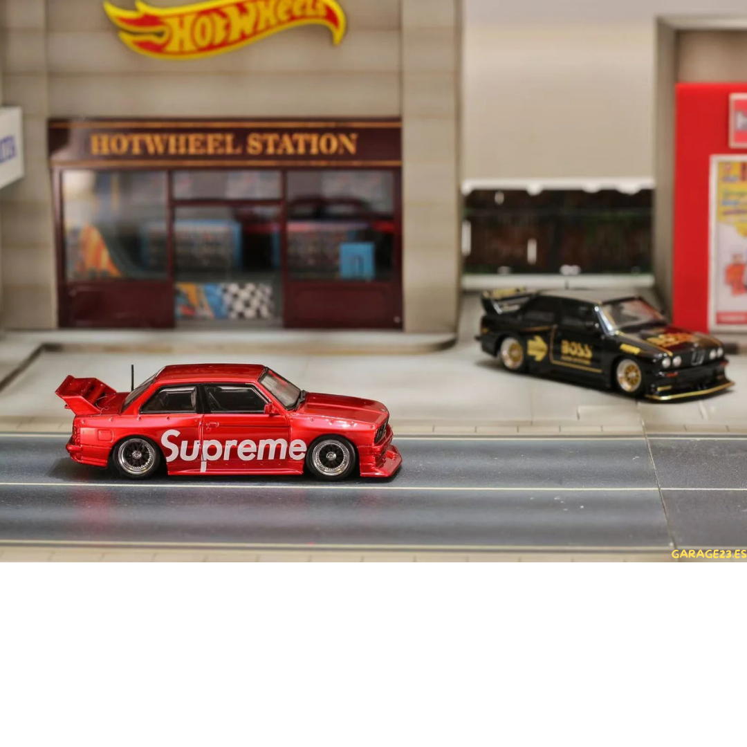 Street Weapon BMW E30 *Supreme* red 1/64
