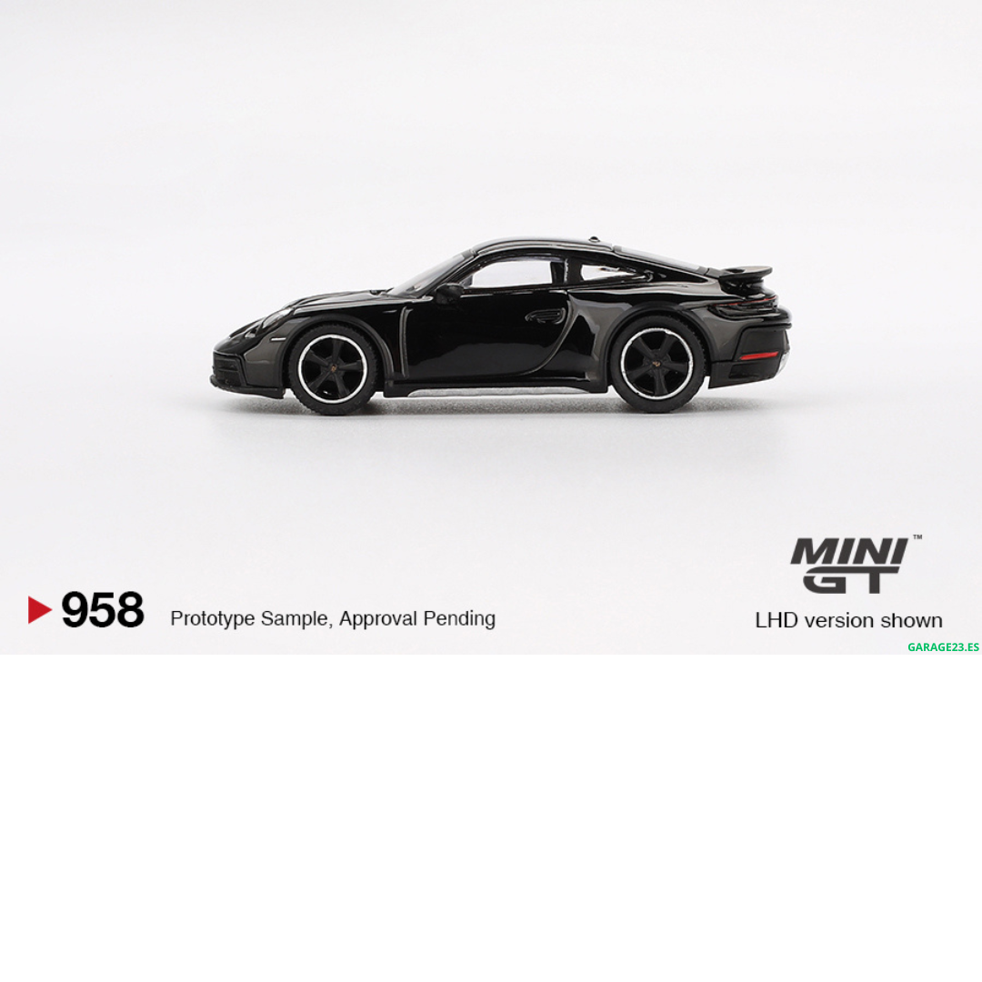 *** EN CAMINO ***MINI GT PORSCHE 911 (992) DAKAR BLACK 2023 # 958