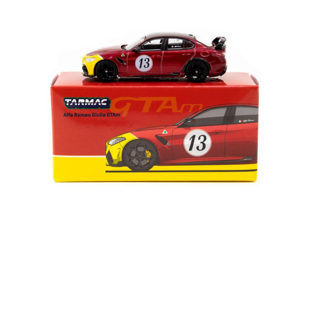 %%% Tarmac Works 1/64 Alfa Romeo Giulia GTAm Rojo/Amarillo - GLOBAL64