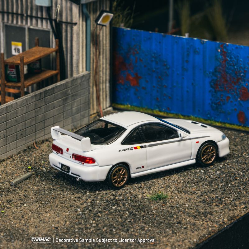 Tarmac Works 1/64  Honda Integra TYPE R DC2 MUGEN Championship White