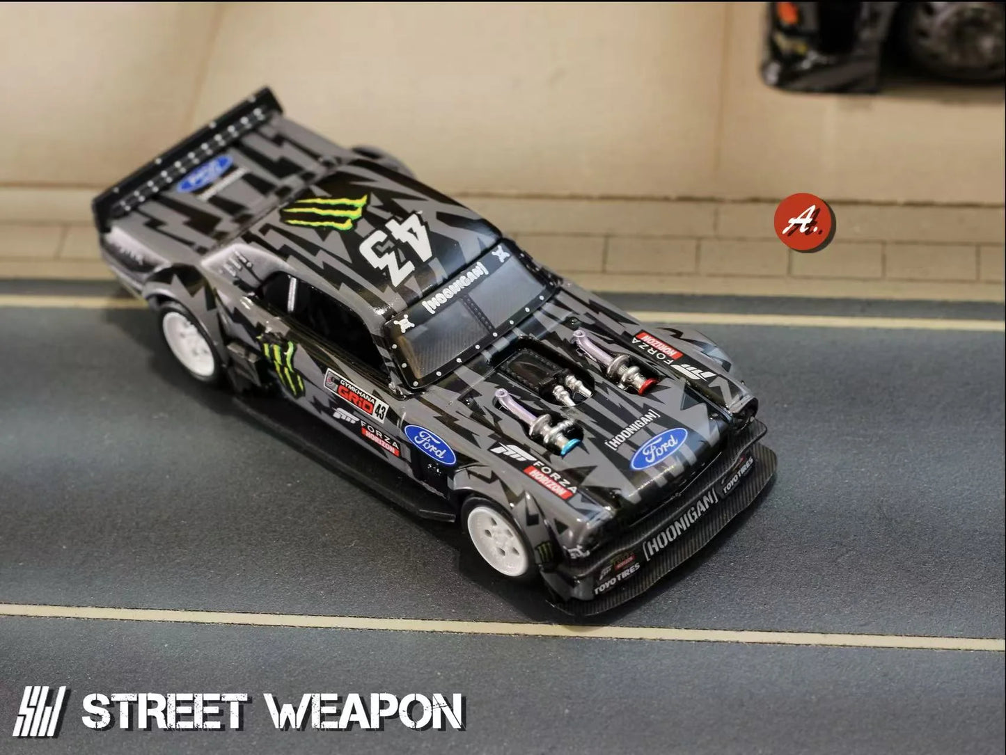 Street Weapon 1/64 Ford Mustang MONSTER black Green STW217