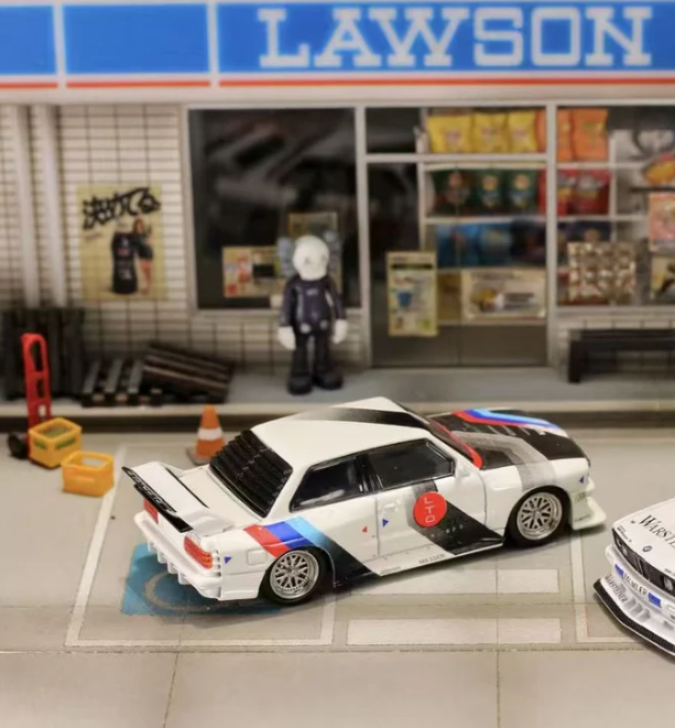 Street Weapon 1/64 BMW LTO E30 White Blue Red STW207