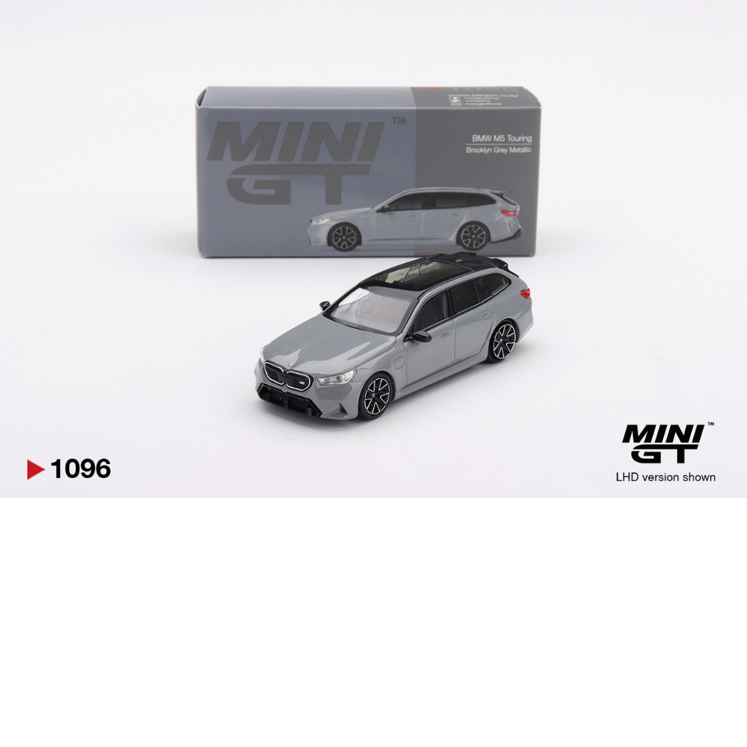 MINI GT BMW M5 Touring color gris Brooklyn metalizado # 1096