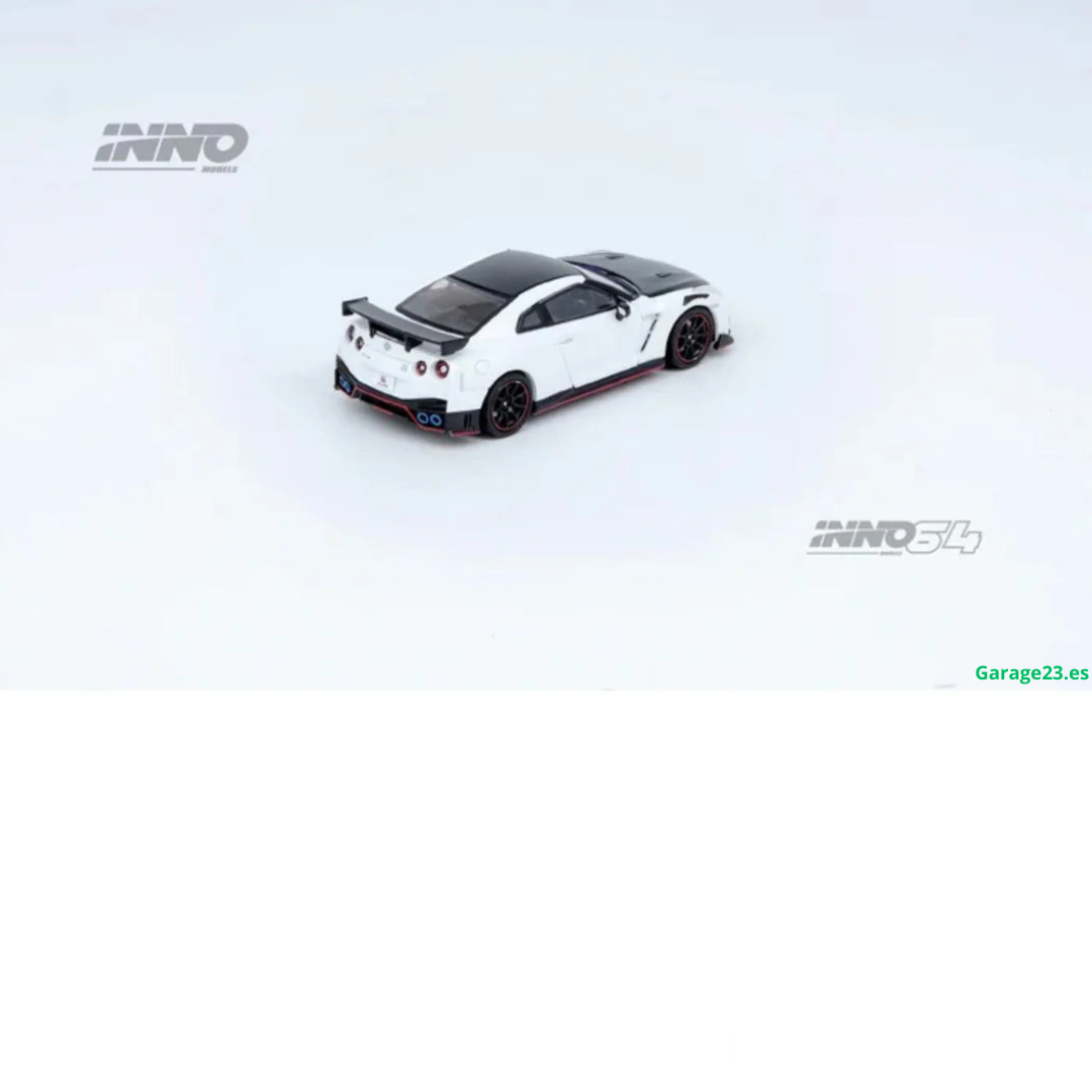 Inno64 Nissan GTR R35 Nismo Blanco Capó Negro inno