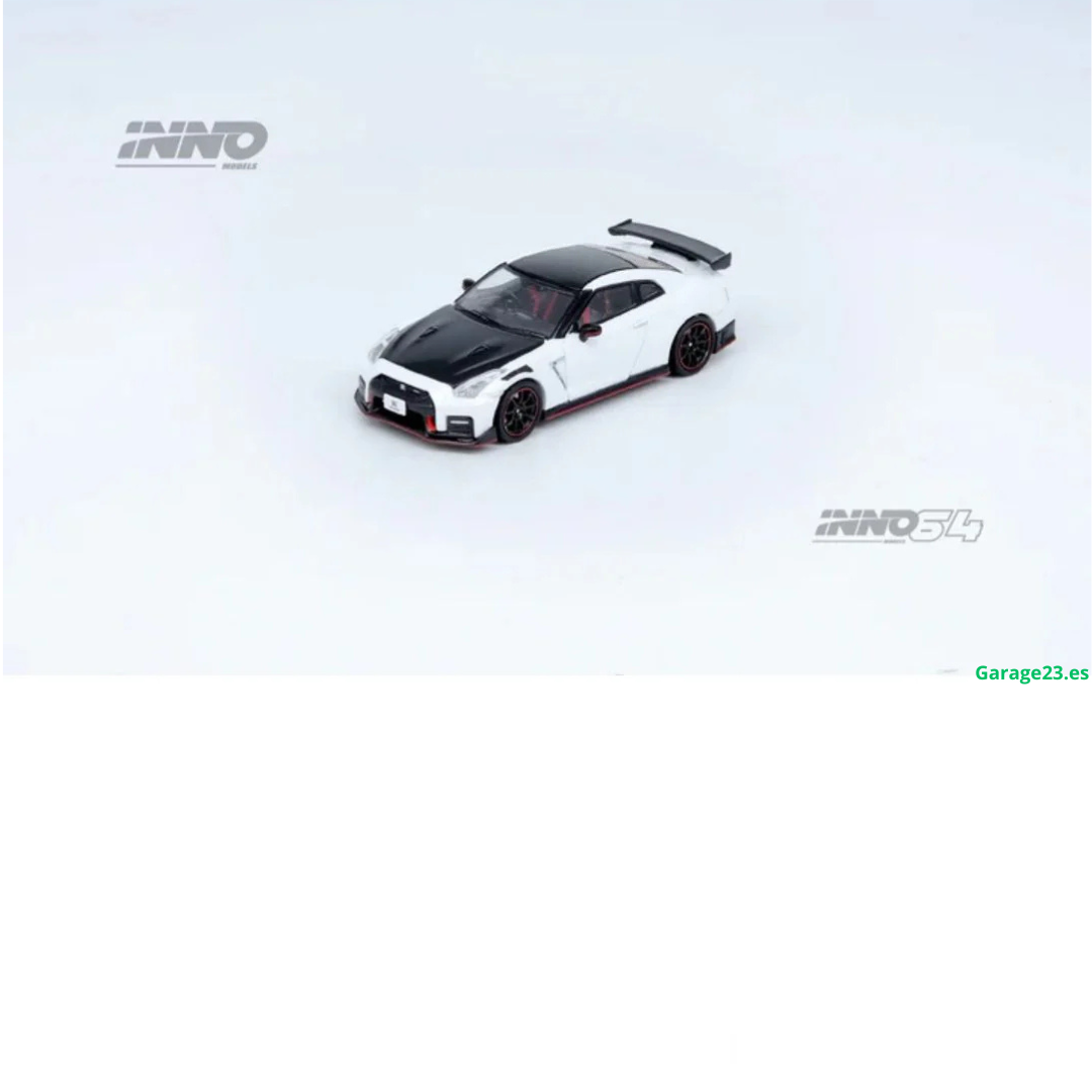 Inno64 Nissan GTR R35 Nismo Blanco Capó Negro inno