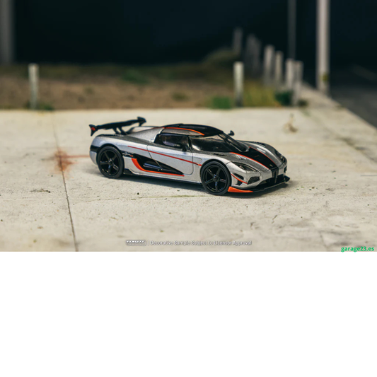 Unica unidad! Tarmac Works 1.64 Koenigsegg Agera RS Plata Lunar/Negro - GLOBAL64