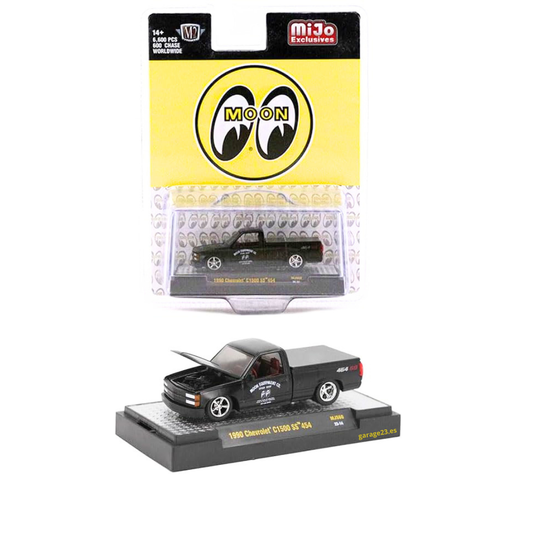 M2 Machines 1/64 1990 Chevrolet C1500 SS454 pick up Mooneyes Negro Mate