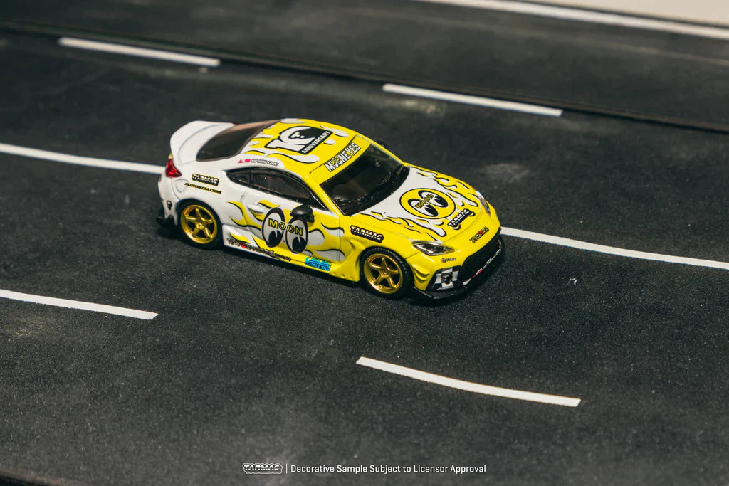 Tarmac Works 1.64 Toyota GR86 MOONEYES White Yellow