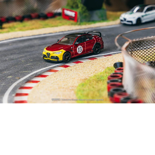 %%% Tarmac Works 1/64 Alfa Romeo Giulia GTAm Rojo/Amarillo - GLOBAL64
