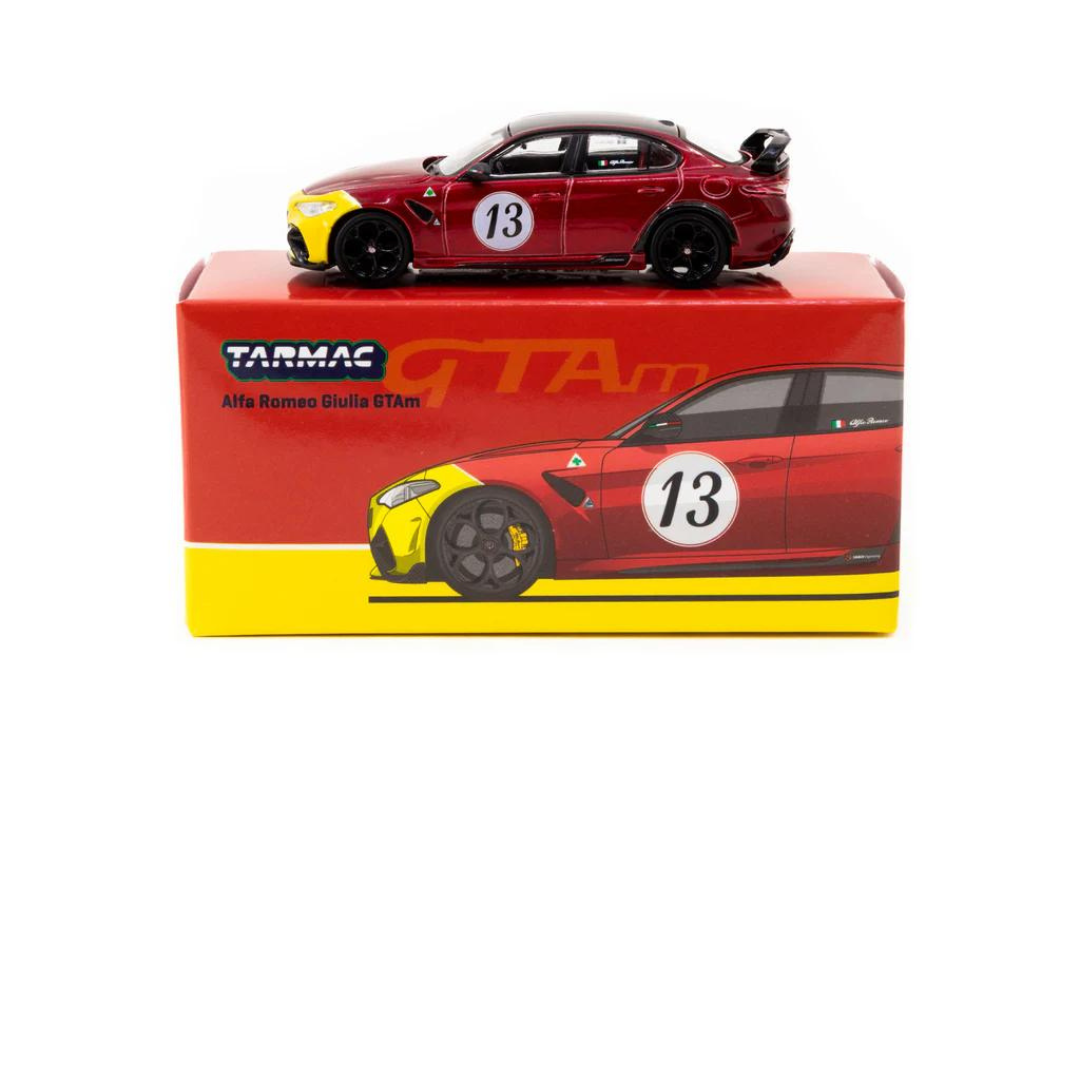 Tarmac Works 1/64 Alfa Romeo Giulia GTAm Rojo/Amarillo - GLOBAL64