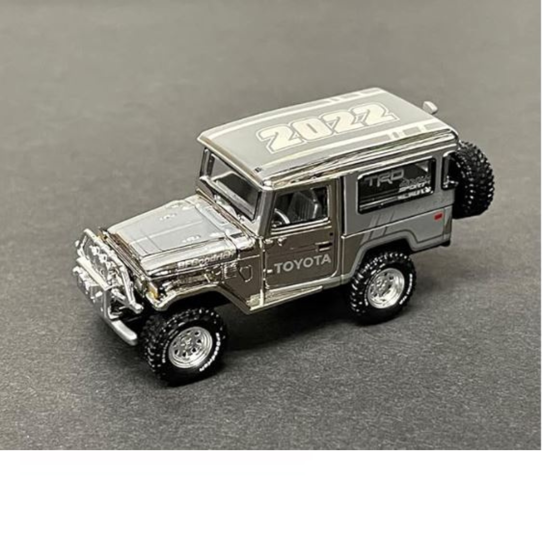Johnny Lightning 1/64 Toyota Land Cruiser Forty Series, Cromado