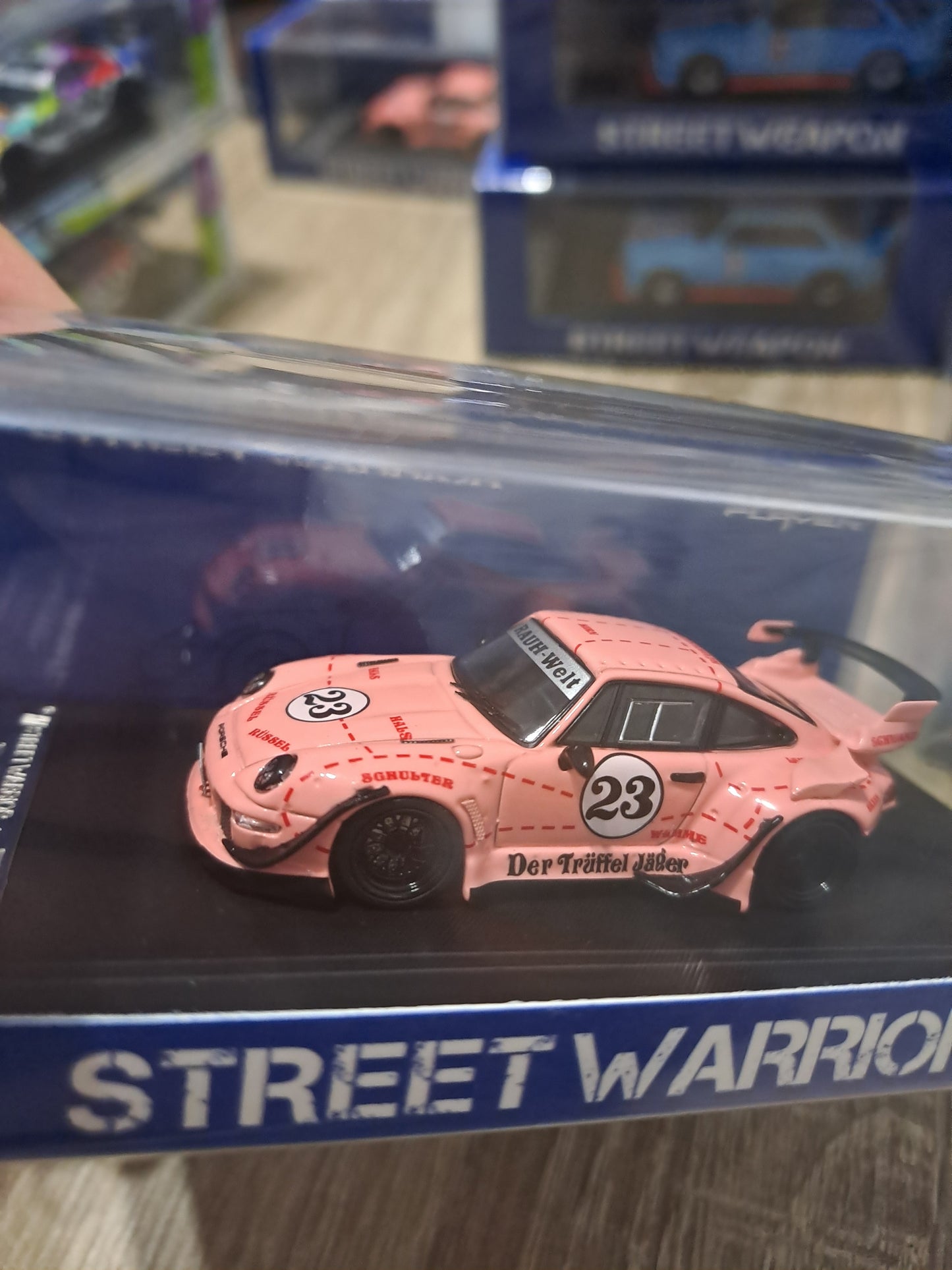 Street Weapon Porsche RWB Low Tail - Rosa 1/64